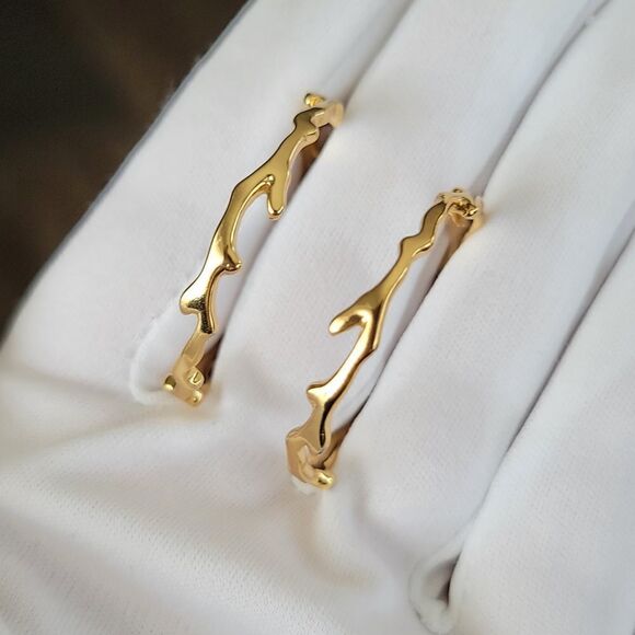 Earrings 𝅺Gold Tone Branch Hoop Earrings #0024 - Picture 6 of 8